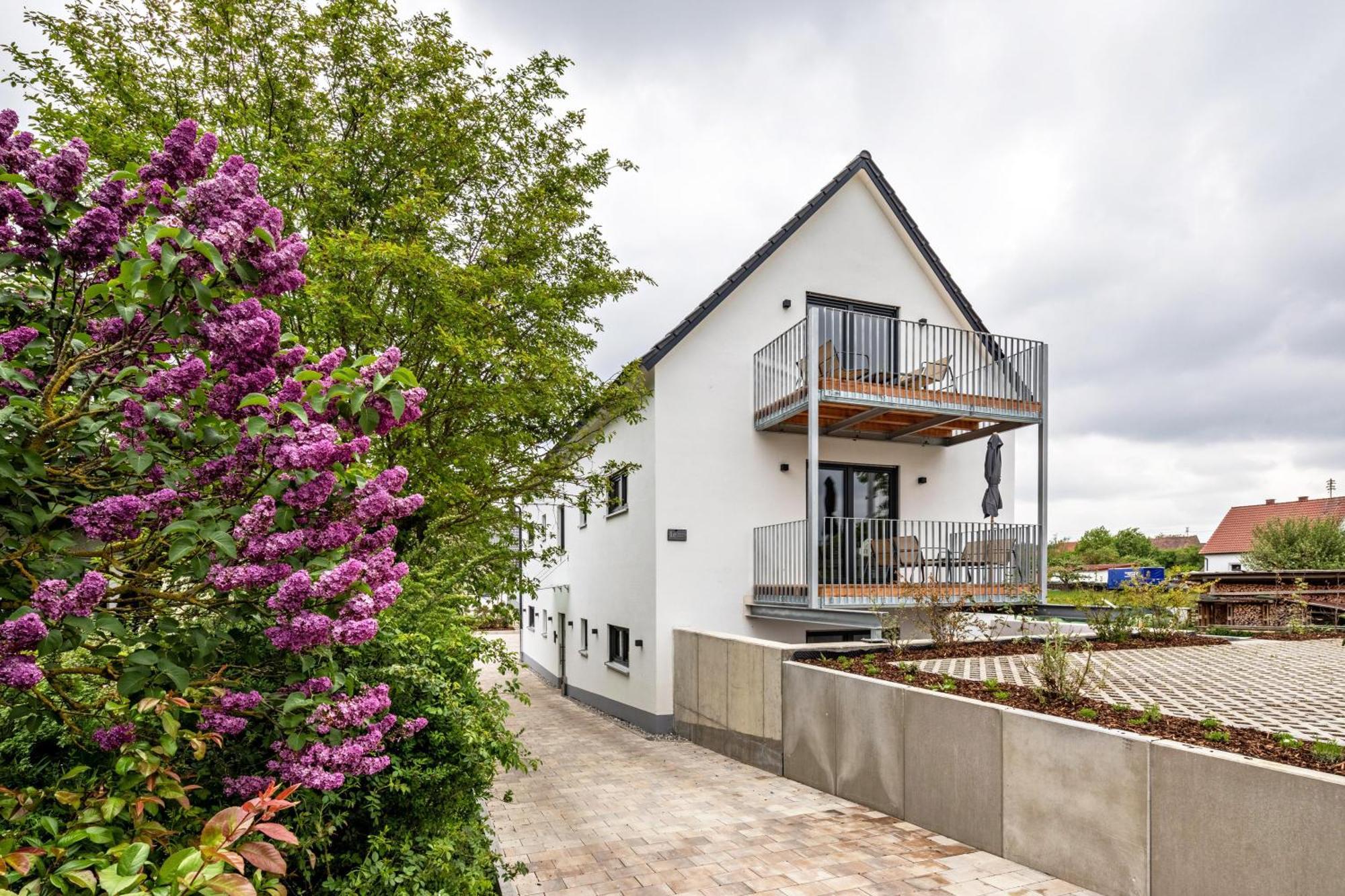 Studio 1 Parkside Apartments Guenzburg Exterior photo